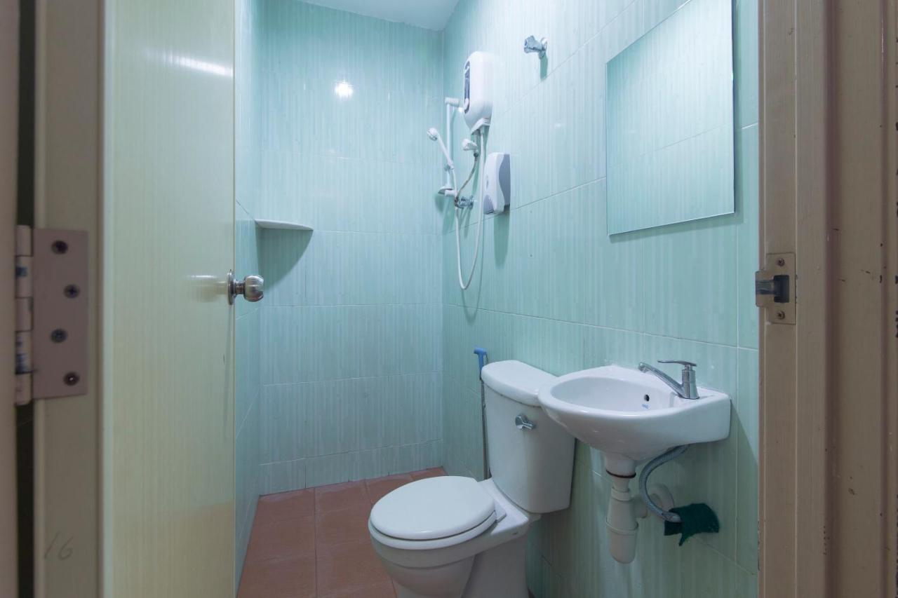 Oyo 44072 Mines Cempaka Hotel Nilai Esterno foto