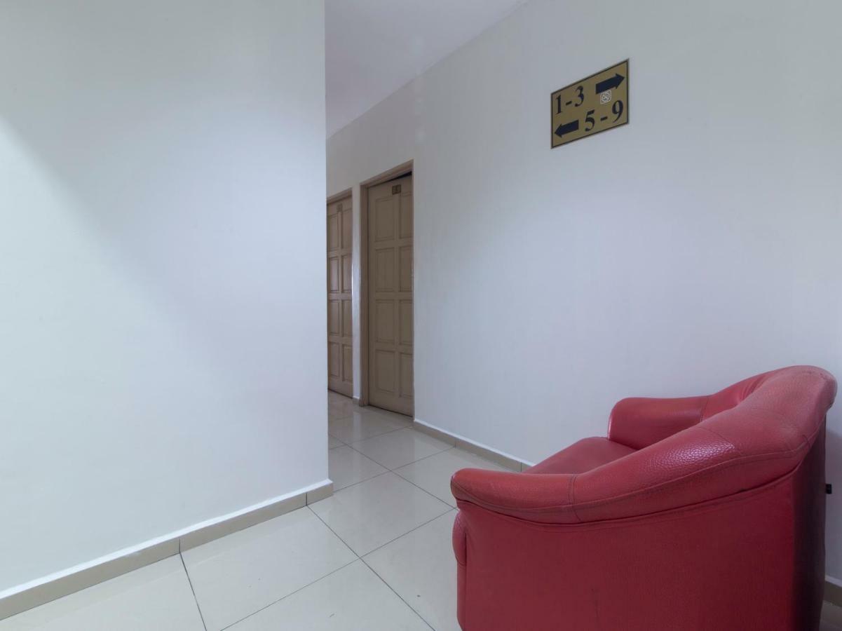 Oyo 44072 Mines Cempaka Hotel Nilai Esterno foto
